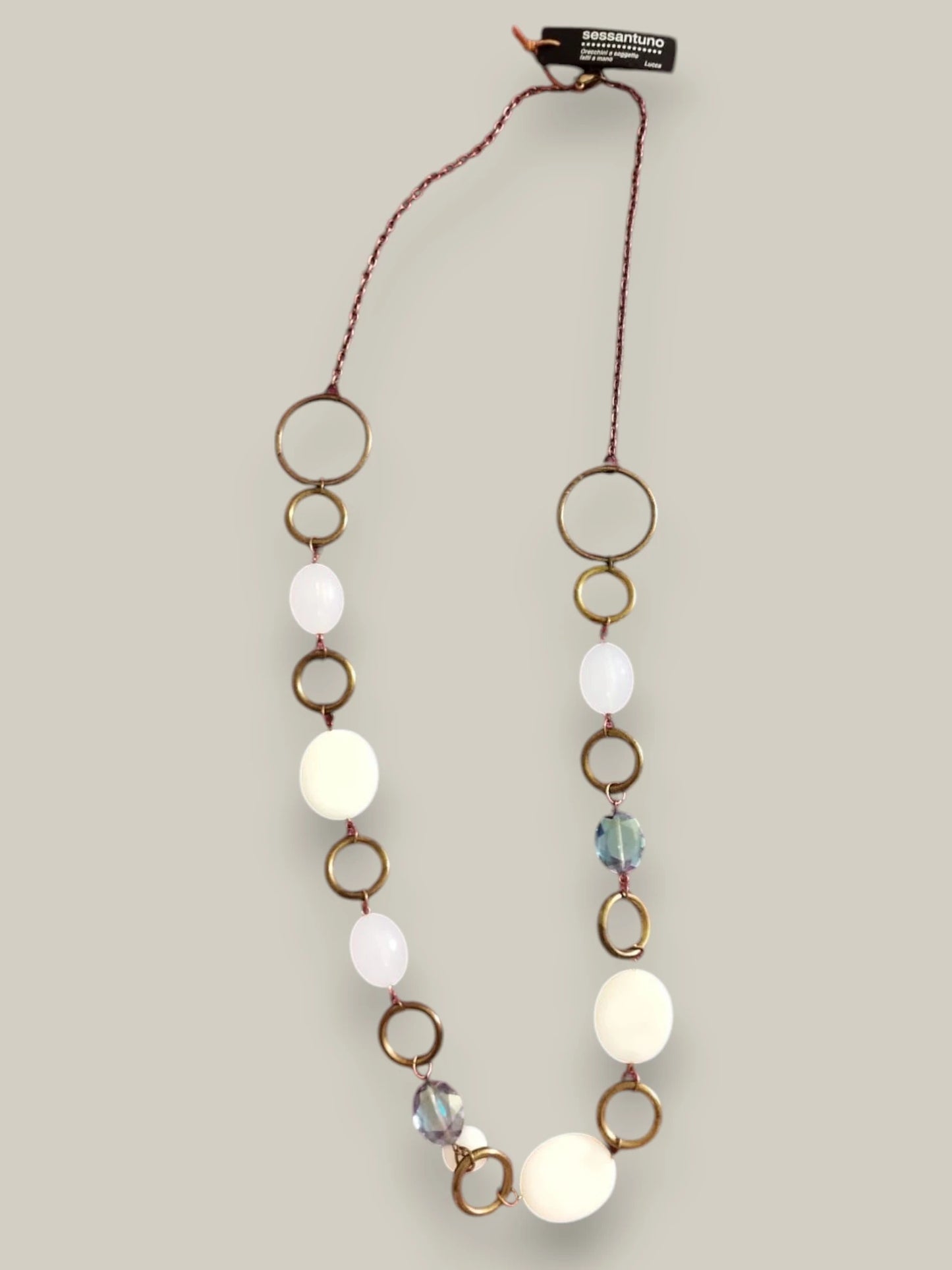 Gioielli artigianali - Collana realizzata utilizzando bigiotteria americana degli anni '50