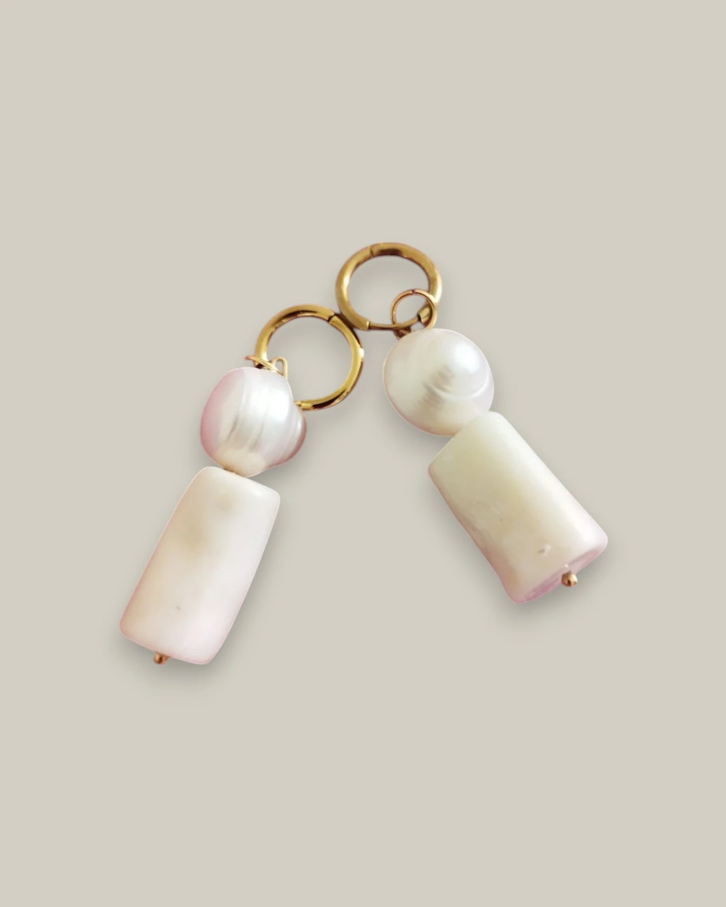 Gioielli artigianali - Orecchini realizzati in corallo e pietre barocche